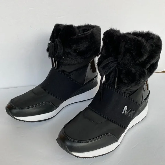 MICHAEL KORS SHAY NYLON WARMTH BLACK BOOT SIZE: 7.5 - Picture 4 of 8